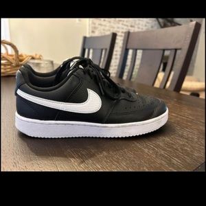 Nike shoes only worn 3 times